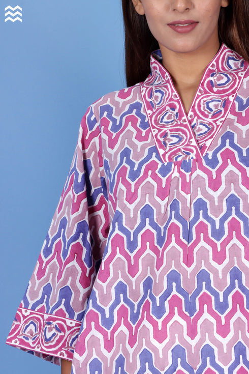 Cotton Slub Classic V-neck Top In Graphic Block Print