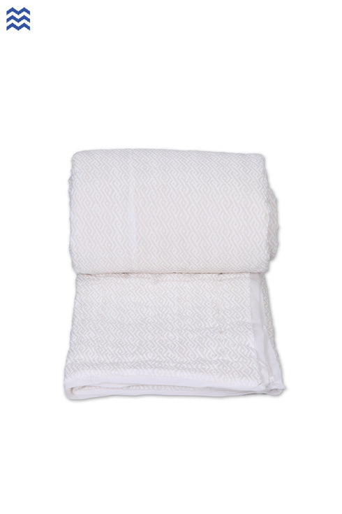 Mulmul Cotton Quilt In Ivory Block Print