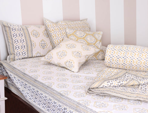 20s Cotton Bed Cover In Graphic Block Print