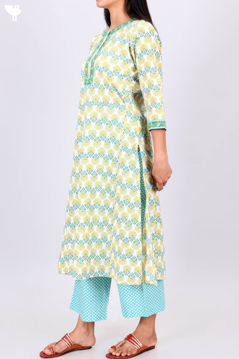 Cambric Cotton Kurta And Pant Set In Floral Print