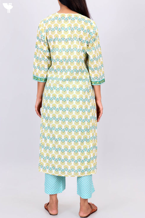 Cambric Cotton Kurta And Pant Set In Floral Print