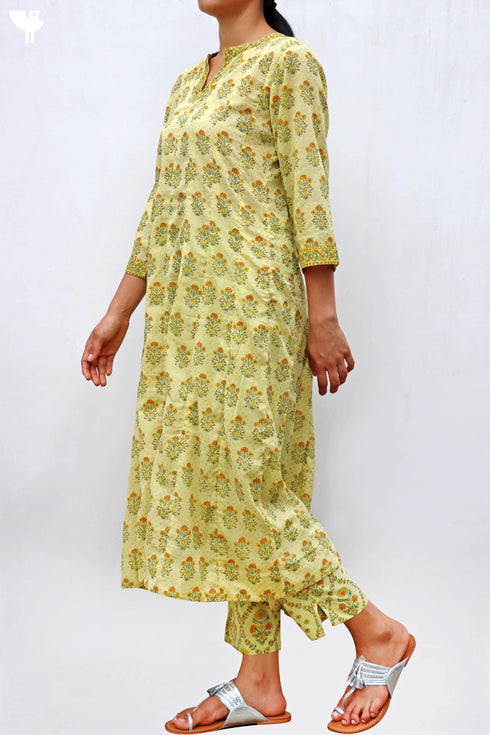 Mulmul Cotton Kurta And Pant Set In Gold Block Print