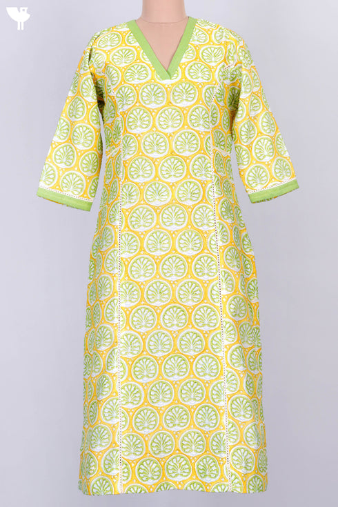 Chanderi Silk Kurta And Maheshwari Zari Dupatta Set In Floral Block Print