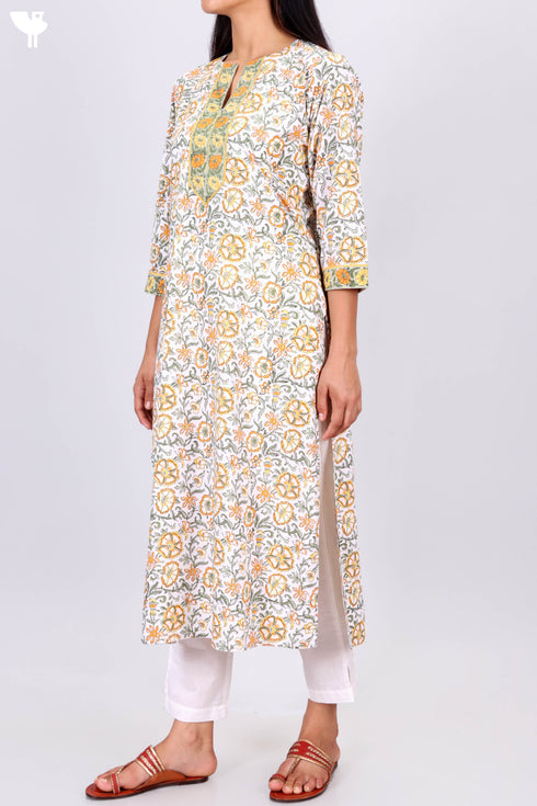 Bizzy Lizzy Kurta With Chiffon Dupatta in Floral Block Print