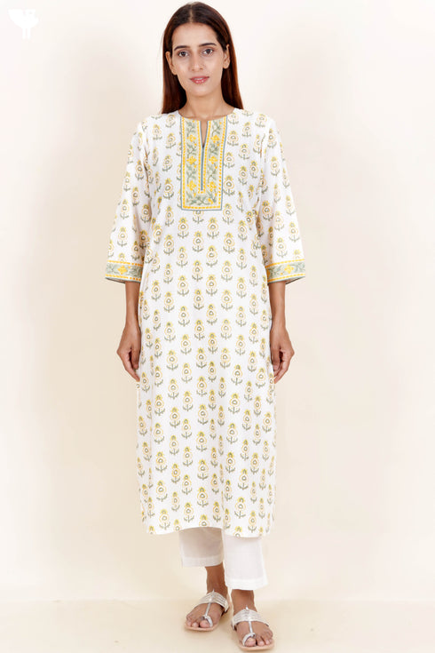 Bizzy Lizzy Kurta With Chiffon Dupatta in Floral Block Print