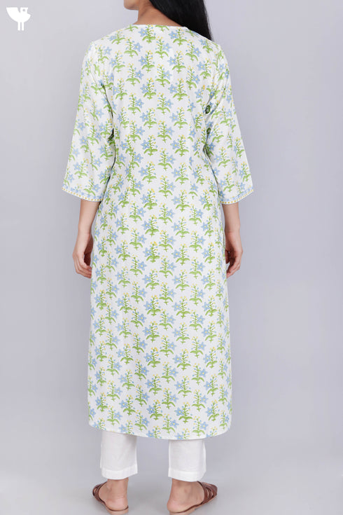 Bizzy Lizzy Kurta With Chiffon Dupatta in Floral Block Print