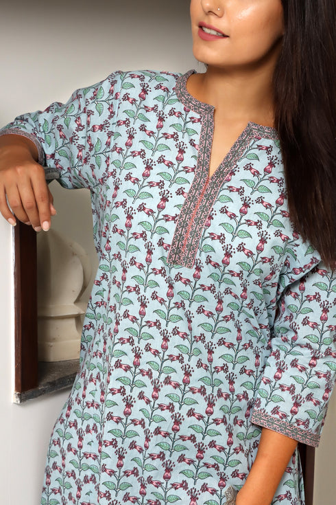 Cambric Cotton Lucknowi Kurta In Floral Print