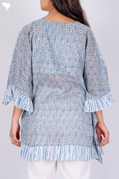 Mulmul Cotton Poncho TopIn Floral Block Print