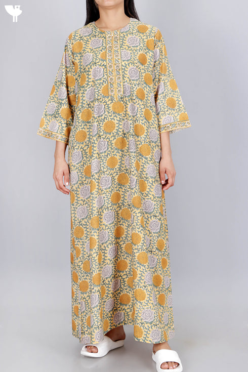 Bizzy Lizzy Full Sleeved Zip Kaftan In Floral Block Print