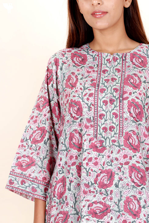 Bizzy Lizzy Full Sleeved Zip Kaftan In Floral Block Print