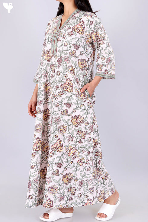 60’s Cotton V-Neck Sleeved Kaftan In Floral Print