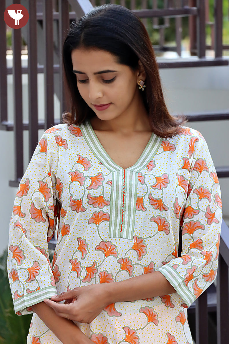 Cambric Cotton Cream Kurta In Floral Block Print